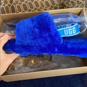 UGG SLIDES